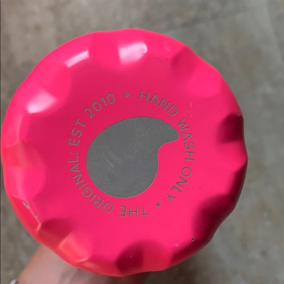 Authentic S’well Bottle in 🔥🔥Pink! - Picture 3 of 6